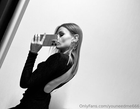 Youneedme666 top model photos
