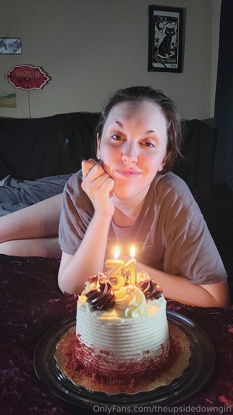 Theupsidedowngirl model nice photo