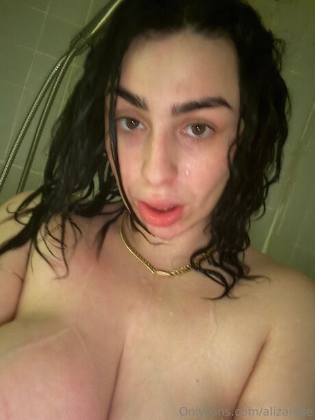 Alizarose sex model photos