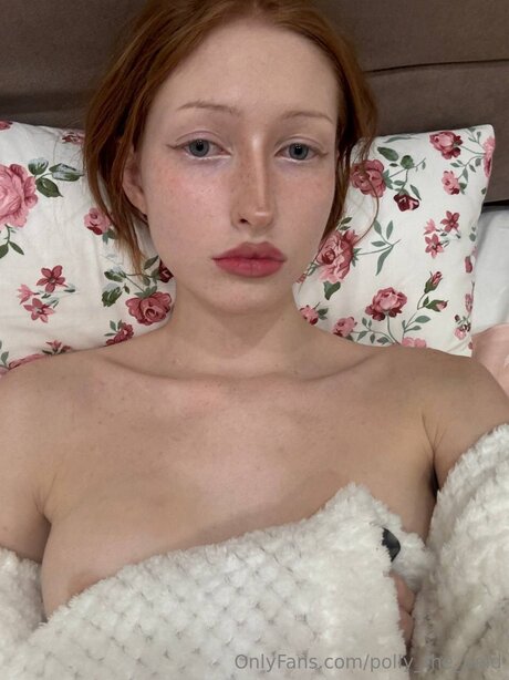 Polly The Paid star hot images