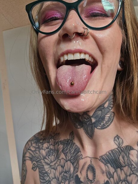 Cannabitchcam nudes star gallery