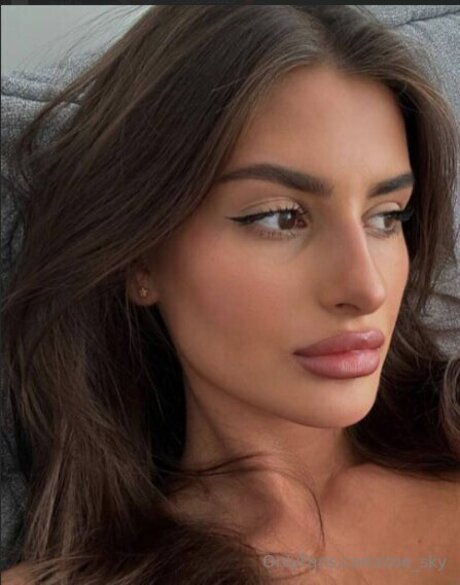 Zoe Sky pornstar pretty image