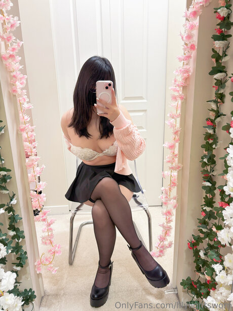 Lilylightsworn model hot pic