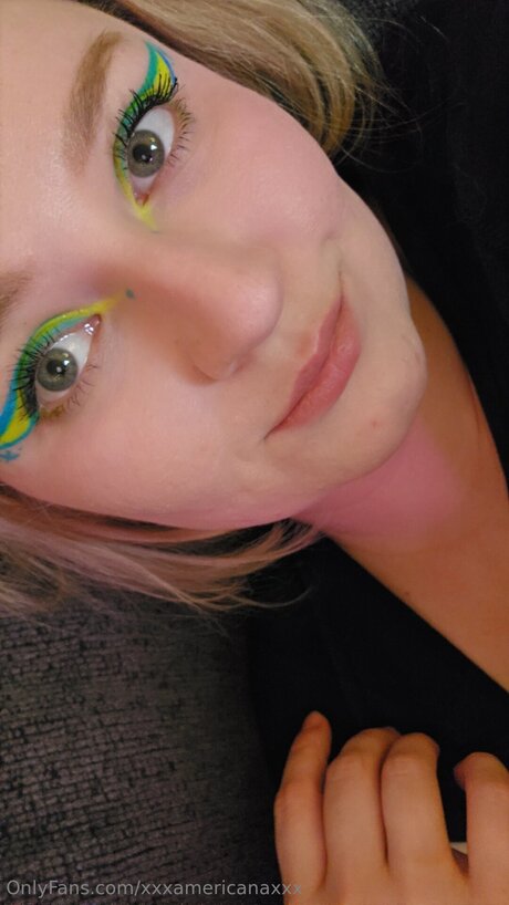 Xxxamericanaxxx erotic actress pic