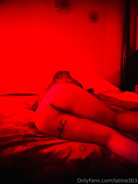 Latina303 model sexy images