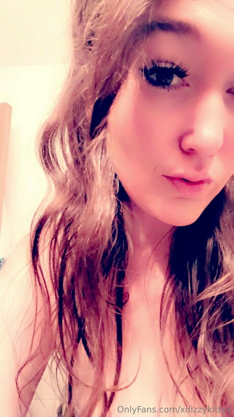 Xdizzykittyx pornstar adult image
