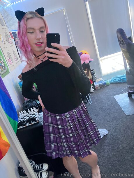 Foxy Femboyyy erotic star archive