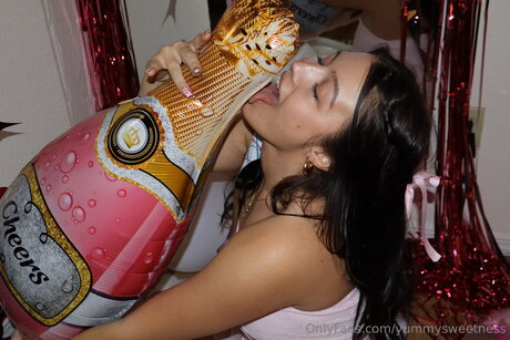 Yummysweetness hd pornstar pictures