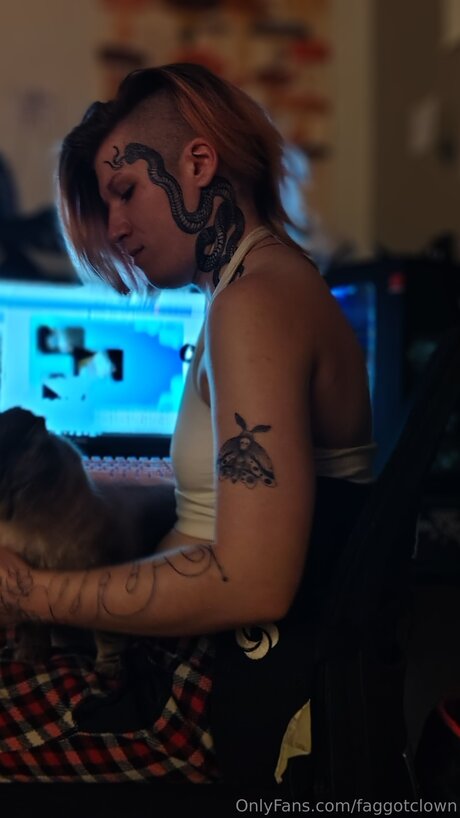 Faggotclown star nice picture