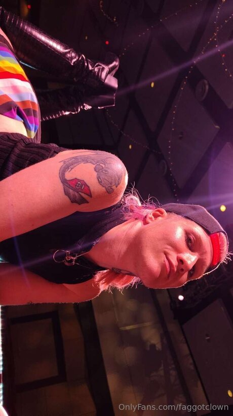 Faggotclown nice model pictures