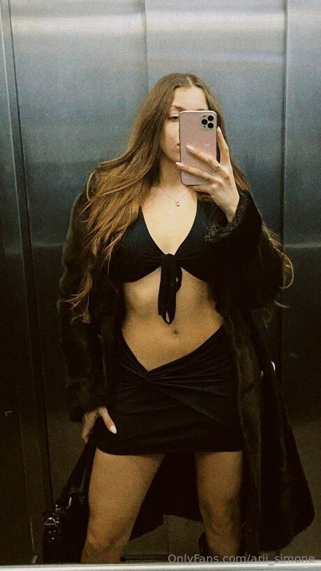 Arii Simone star free galleries