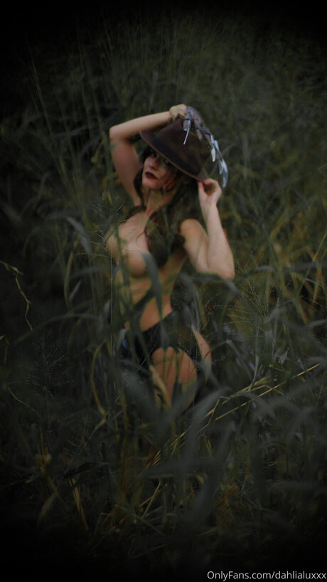 Dahlialuxxx pornstar high quality pictures