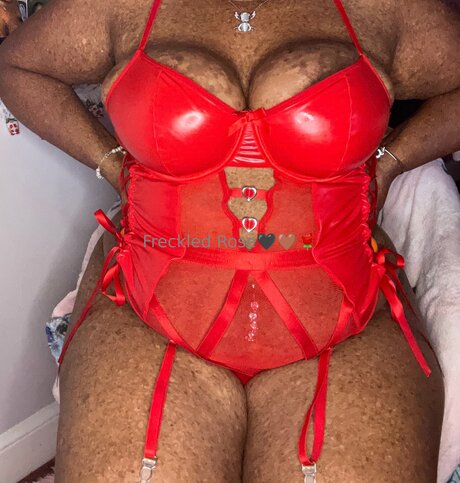 Freckledfantasy5 porn model pics