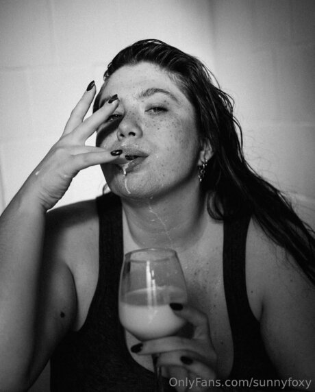 Sunnyfoxy exclusive star pic