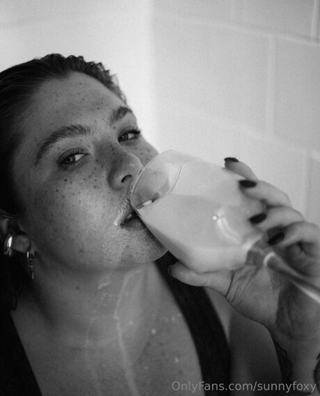 Sunnyfoxy pornstar adult picture