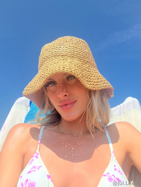 asian gilf onlyfans free archive