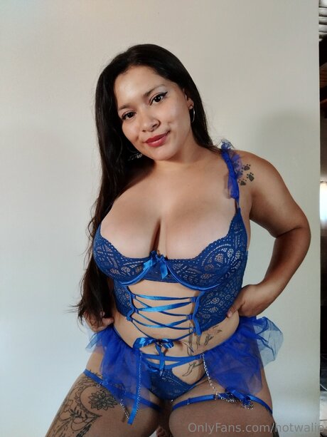 Hotwalie star nudes gallery