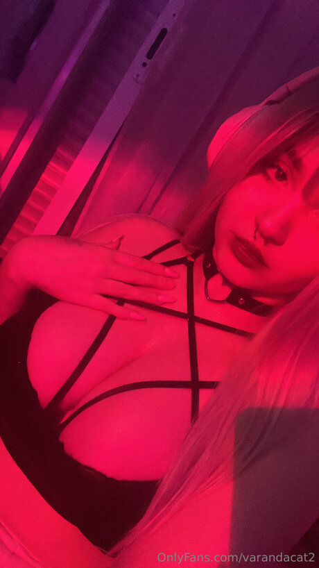 Callmevaranda2 pornstar adult gallery