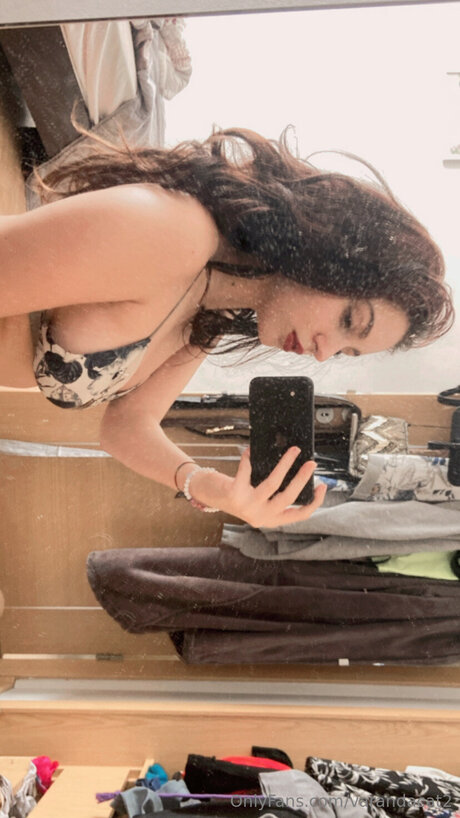 Callmevaranda2 pornstar free images