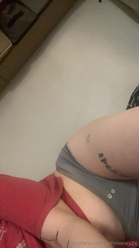 Ashmoney2x model erotic photo