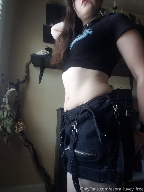 Esora Luvey Free top actress gallery