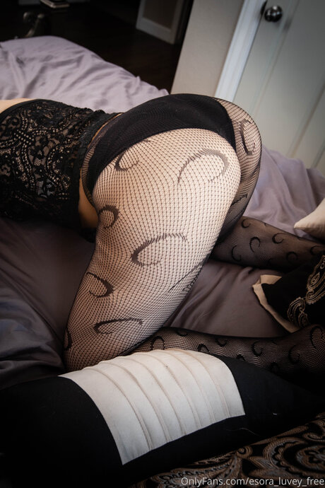 Esora Luvey Free pornstar pretty pics