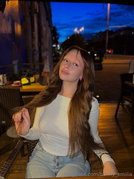 Bunny Emilia nudes actress picture