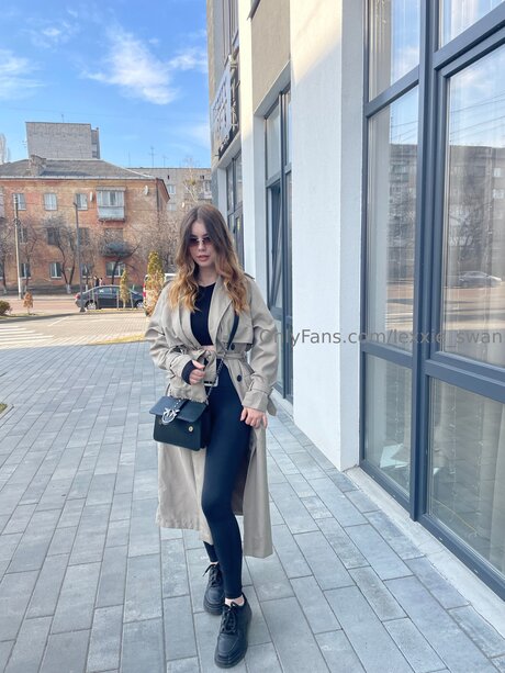 Lexxie Swan nudes actress photo