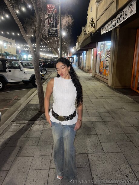 Karmababyy naked actress pictures