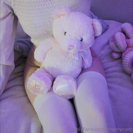 Cherrycvnt model adult image