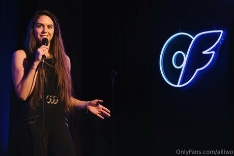 Alliwo pornstar art photos