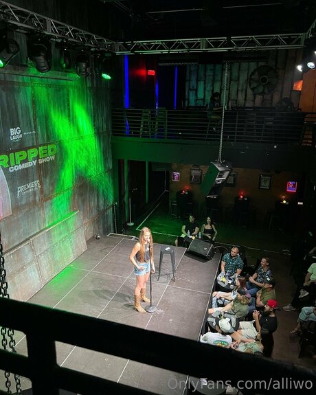 Alliwo pornstar exclusive pics