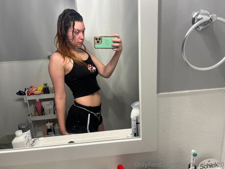 Kaybradley420 hot model pictures