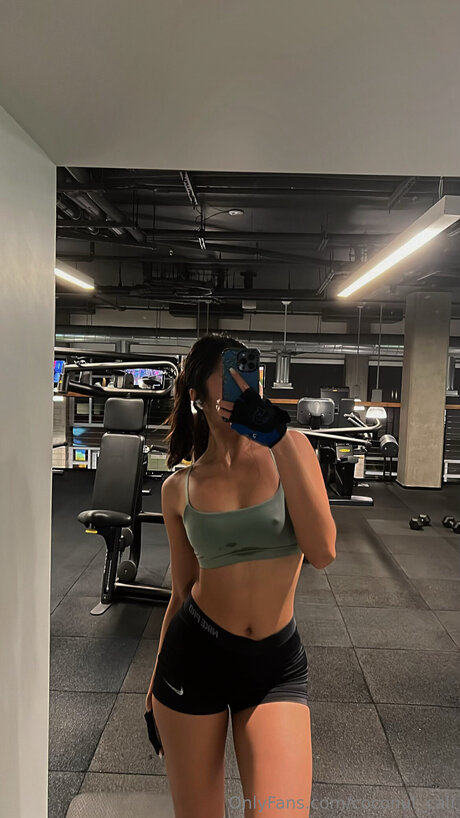 Caliiroll star nude pics