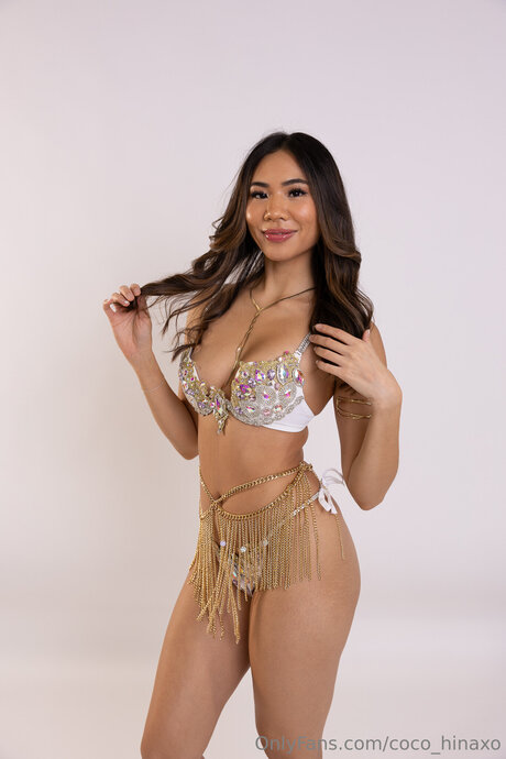 Caliiroll model pornographic pictures