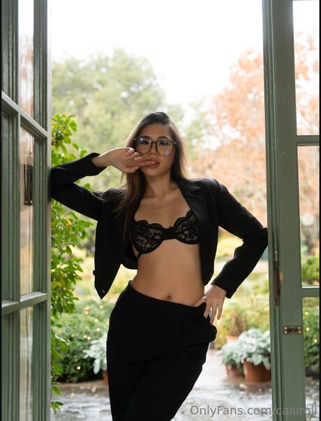 Caliiroll pretty pornstar pics