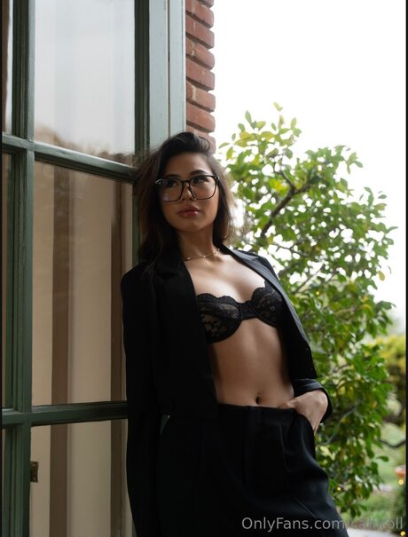 Caliiroll pornstar hot picture