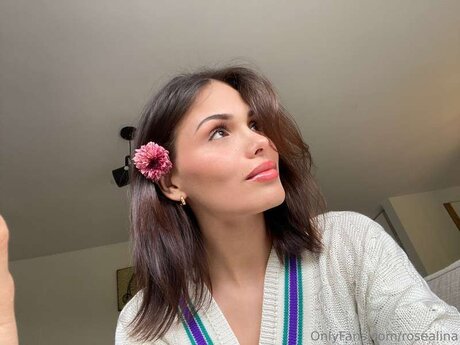 Rosealina free actress gallery