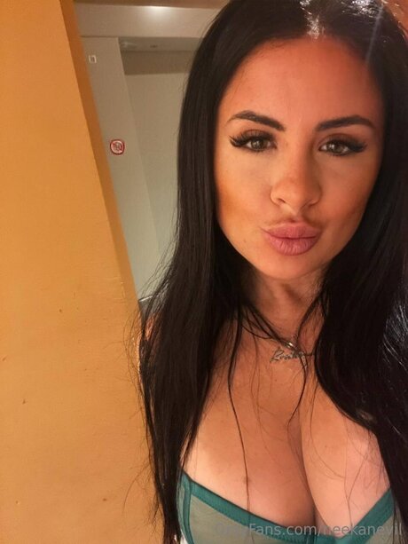 Neekanevil star beautiful pics