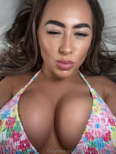 Itsrosierendallfree nudes model image