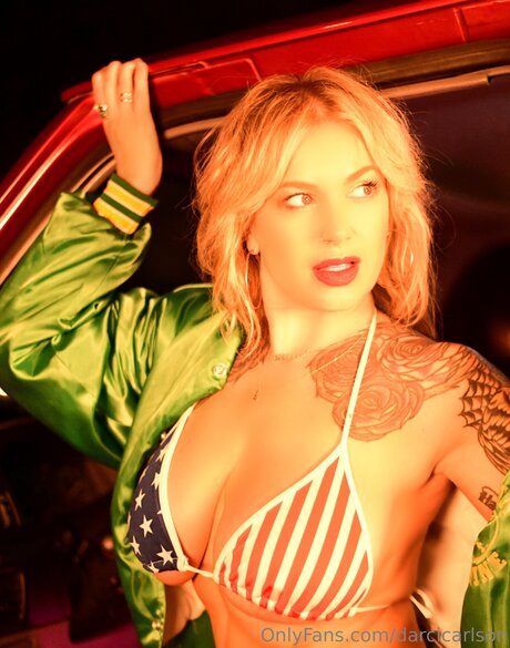 Darcidarlin sex model pic