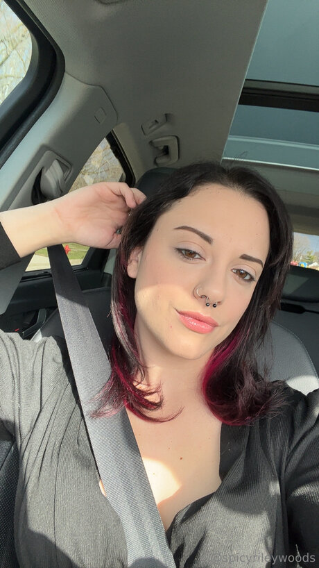 Itsrileywoods model adult pic