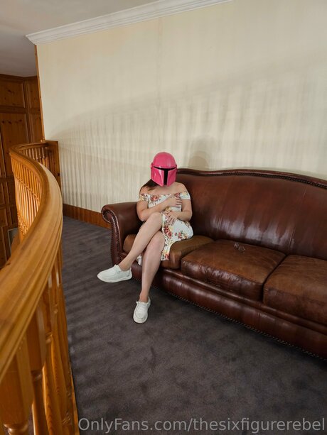 Thesixfigurerebel model naked img