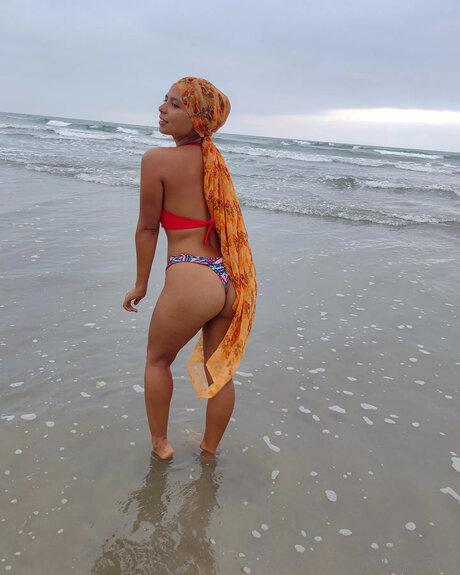 A4uari Ana pornstar beautiful photo