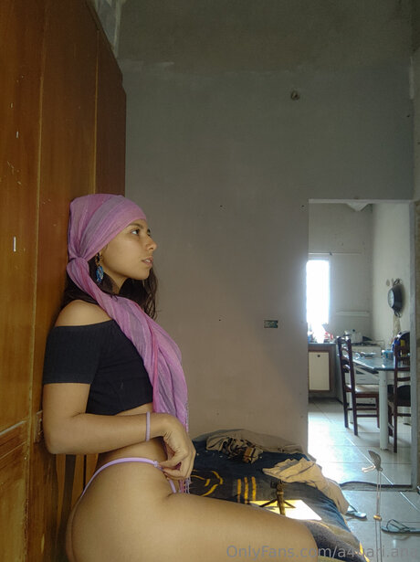 A4uari Ana naked actress gallery