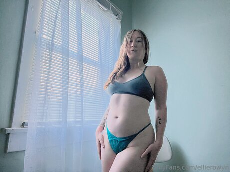 Ellierowyn hot pornstar images