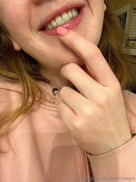 Ellierowyn model adult photos