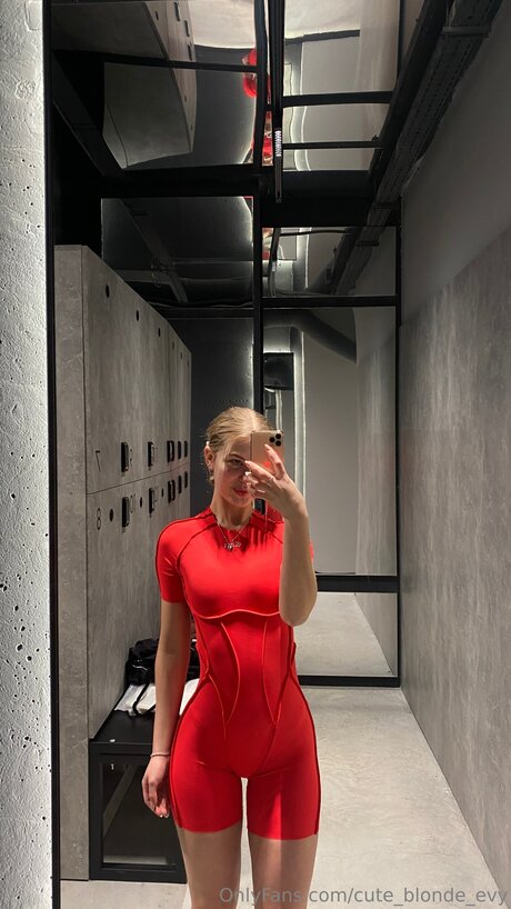 Cute Blonde Evy model sex archive