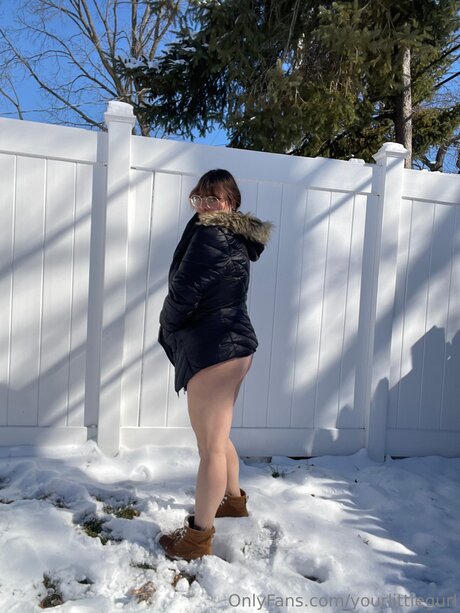 Yourlittlegurl model hot picture