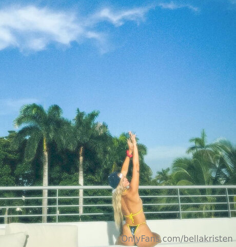 Bellakristen hd model pic